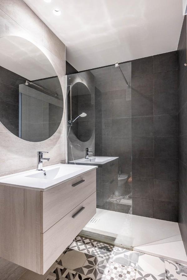 סביליה Amplisimo Apartamento De Diseno Nuevo En El Corazon De Triana, Parking Included מראה חיצוני תמונה