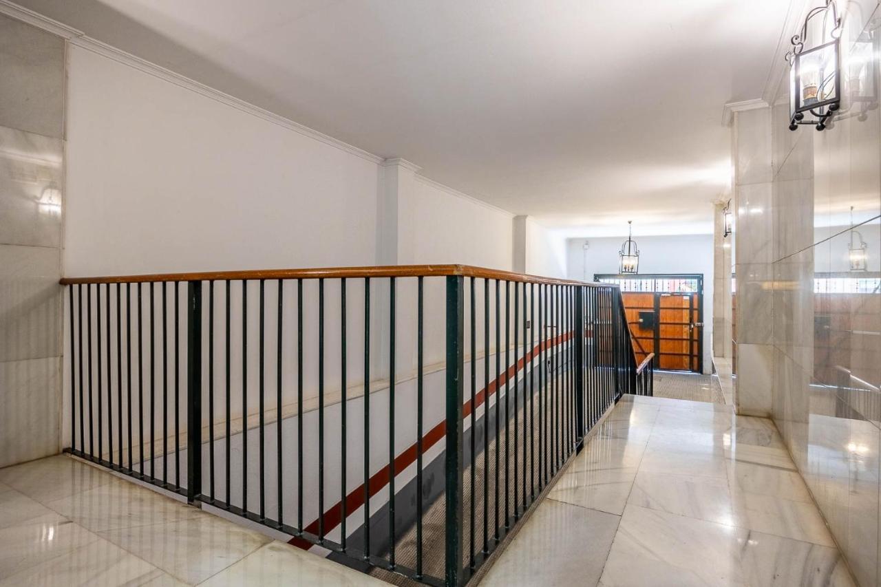 סביליה Amplisimo Apartamento De Diseno Nuevo En El Corazon De Triana, Parking Included מראה חיצוני תמונה