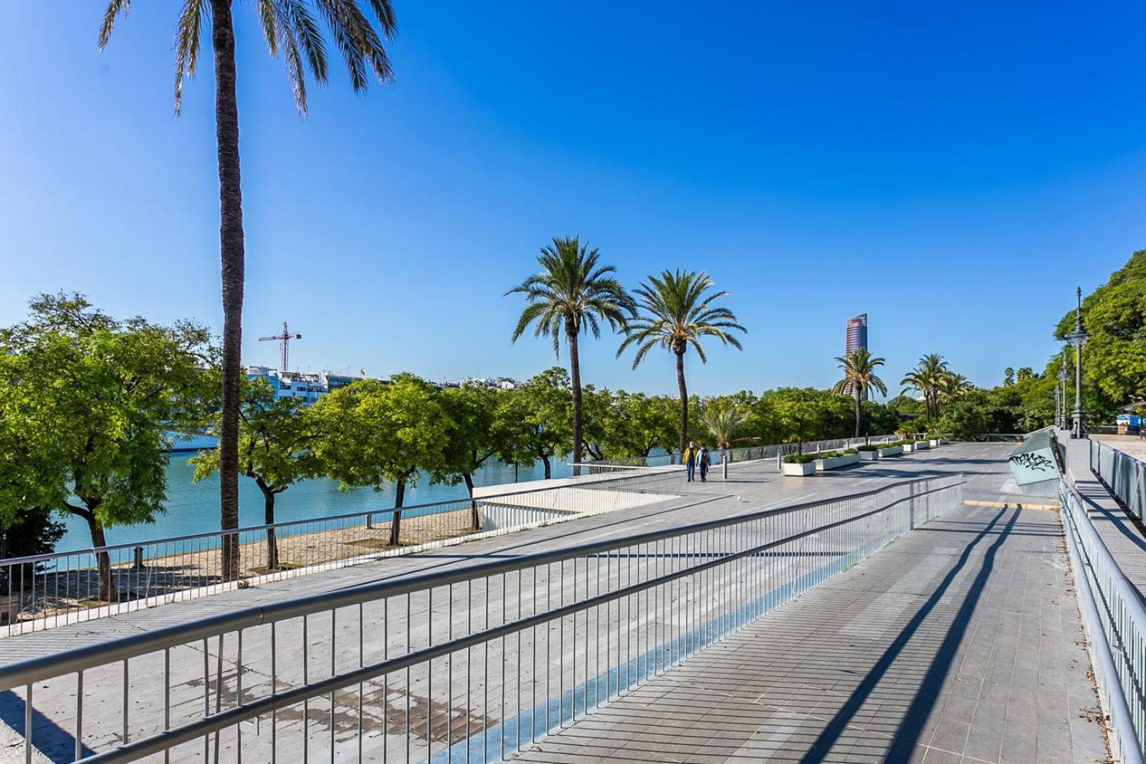 סביליה Amplisimo Apartamento De Diseno Nuevo En El Corazon De Triana, Parking Included מראה חיצוני תמונה